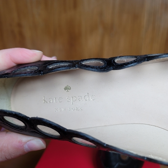 Kate Spade black pointed closed toe leather flats cut out details NIB 7.5 - Picture 8 of 11